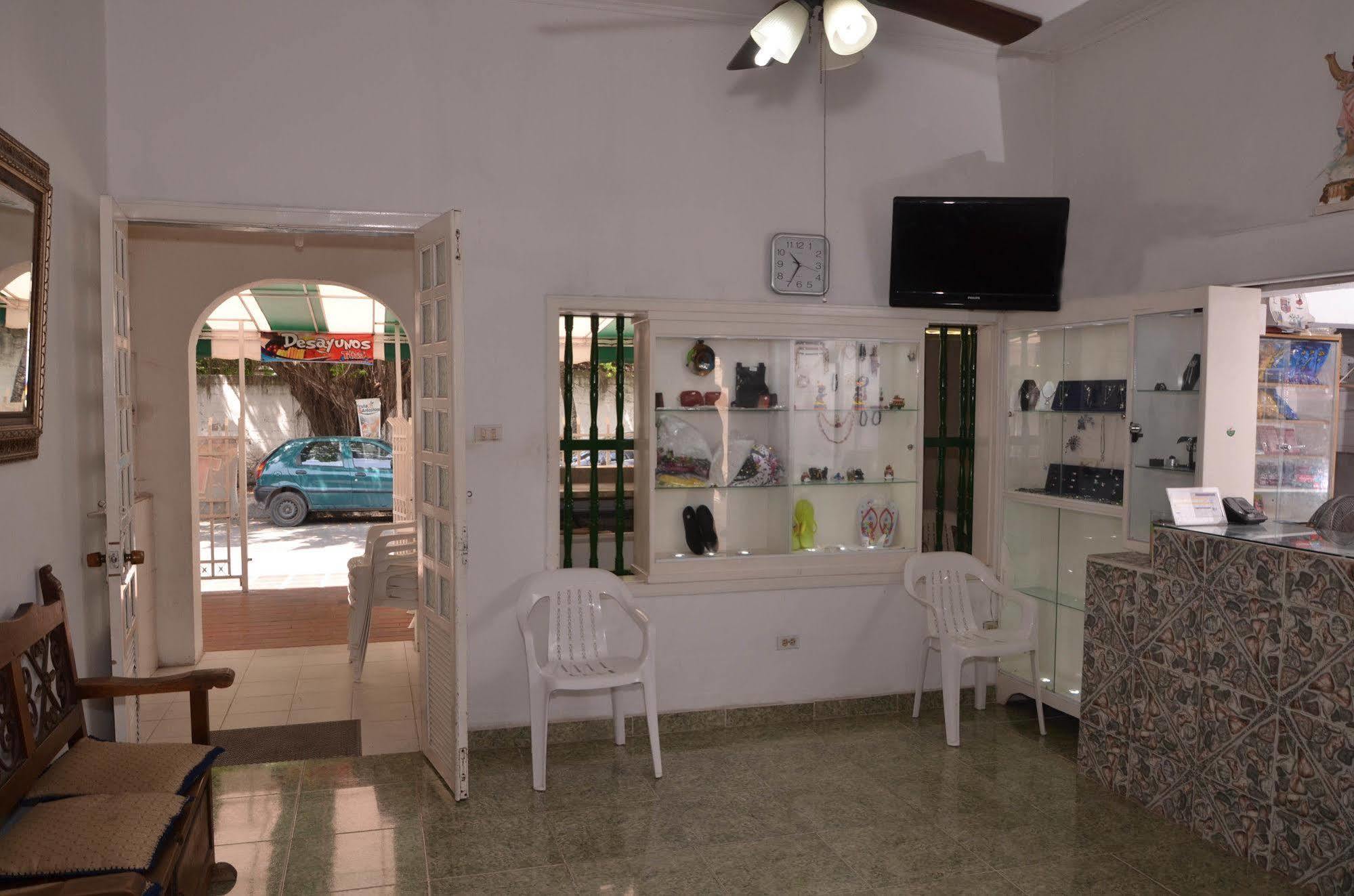 Hotel Vargas Airport Cartagena Exterior foto