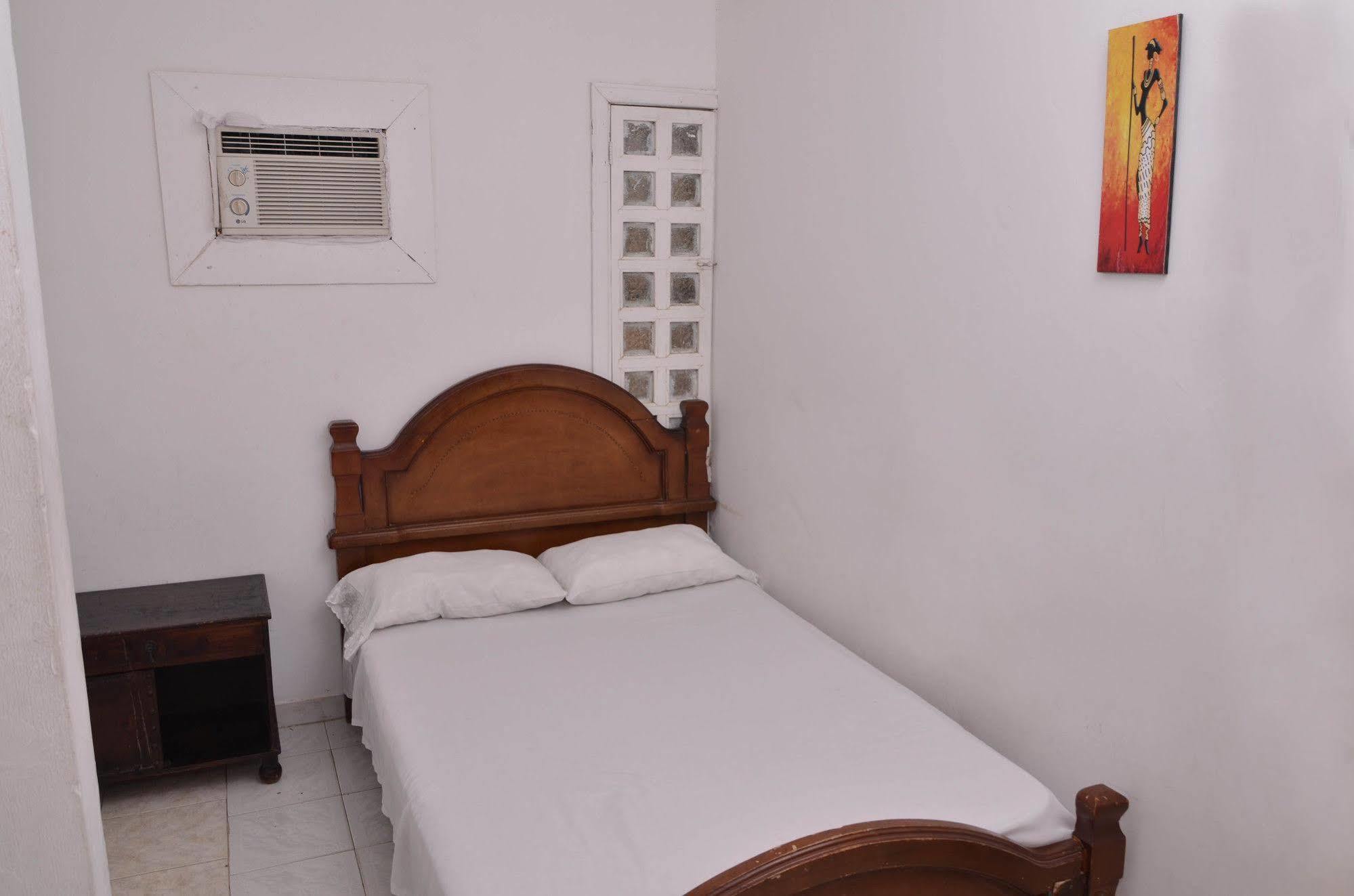 Hotel Vargas Airport Cartagena Exterior foto