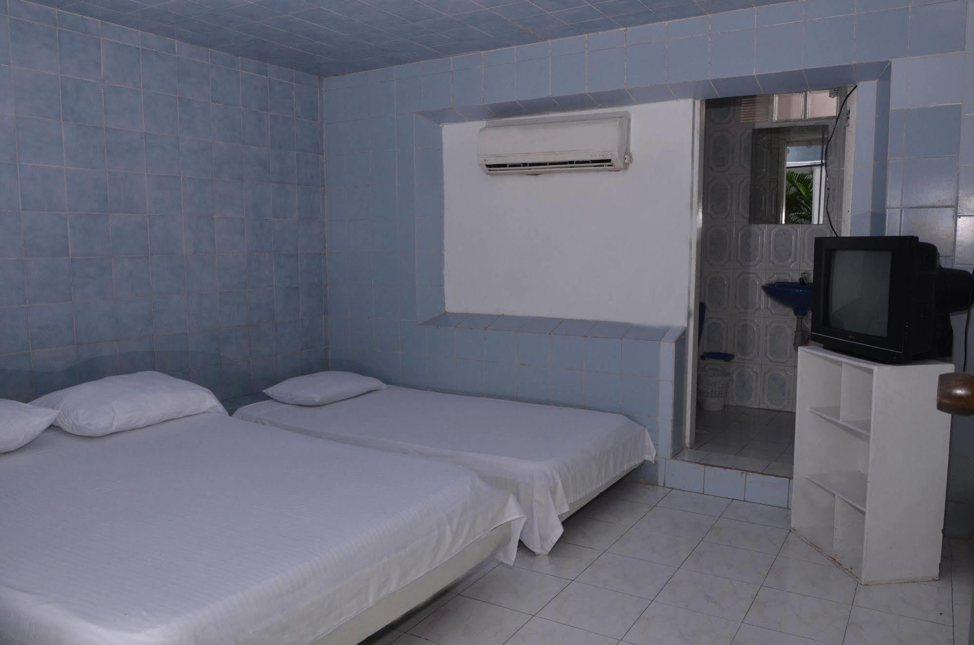Hotel Vargas Airport Cartagena Exterior foto