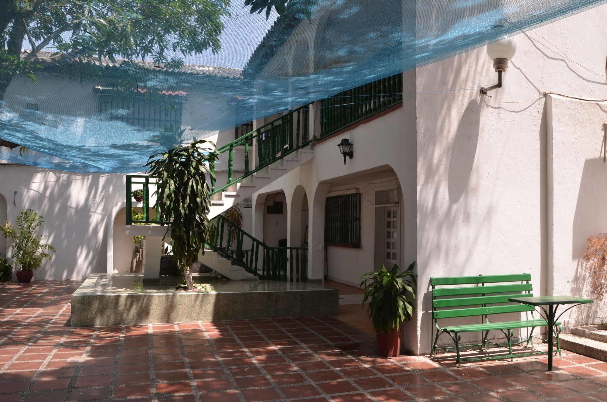 Hotel Vargas Airport Cartagena Exterior foto