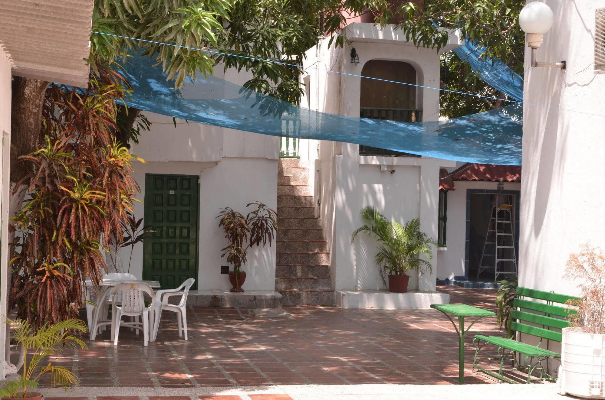 Hotel Vargas Airport Cartagena Exterior foto